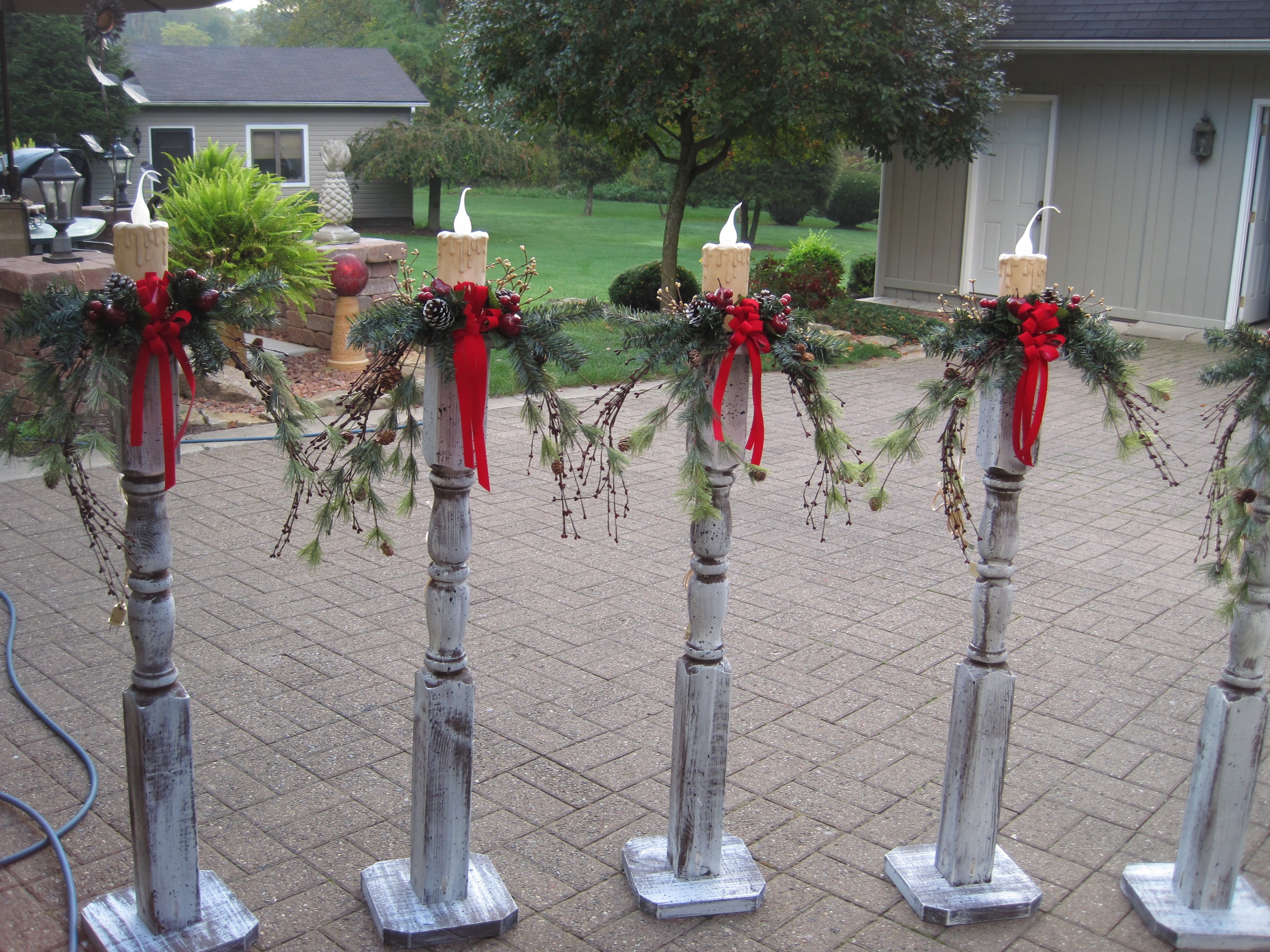 50 Cheap & Easy DIY Outdoor Christmas Decorations  Prudent Penny Pincher