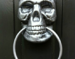 skull knocker