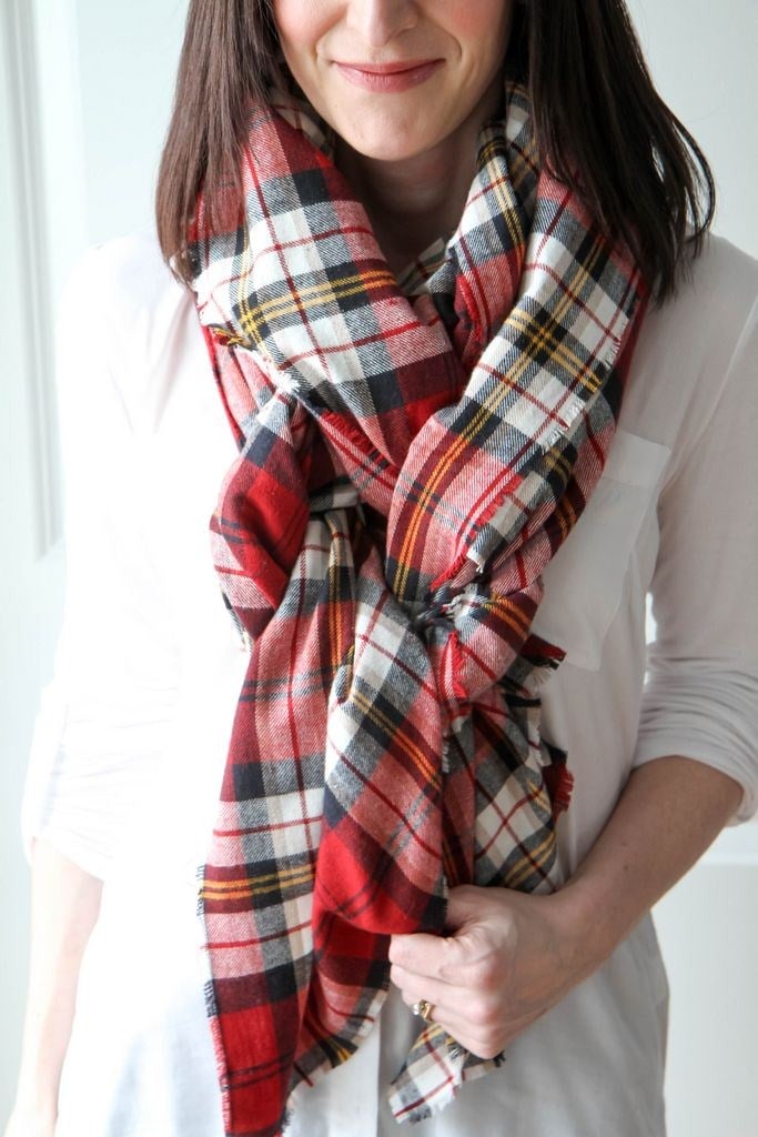 Easy DIY No Sew Blanket Scarf 