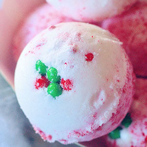 DIY Christmas Bath Bombs Gift