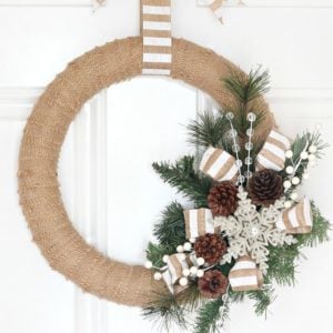 Burlap DIY Christmas Wreath Decoration 