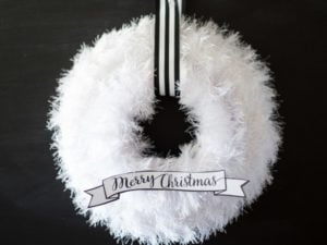 Fluffy White Christmas Wreath 