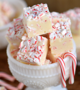 Christmas Peppermint Candy Cane Fudge Recipe