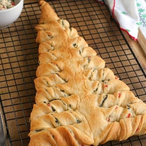 Spinach Dip Stuffed Crescent Roll Christmas Tree