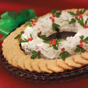 Bacon Cheese spread Christmas Wreath with crackers