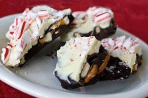 peppermint-bark-pretzel