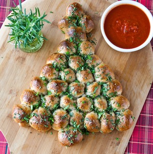 Christmas Tree Pull Apart bread bites appetizer