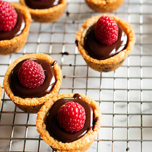 Easy Raspberry-Ganache Tarts