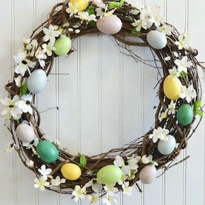 Rustic Easter Egg Wreath Door Decor Idea