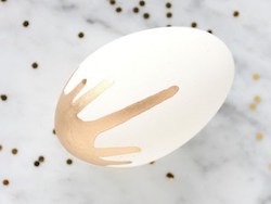 Gold Drip easter egg decorating idea