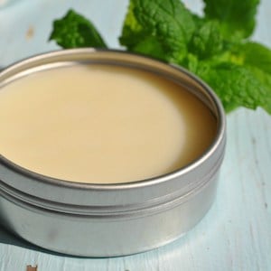 5 Minute DIY Lip Balm Mother's Day Gift