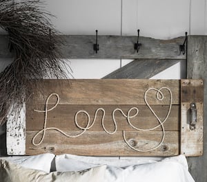 Reclaimed Wood Rope Sign 