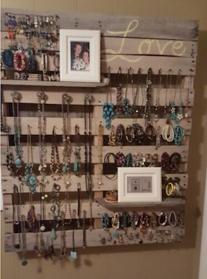 wood Pallet Jewelry Organizer