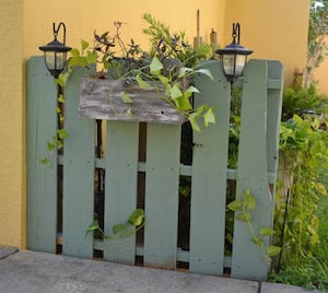 Pallet Garden Fence