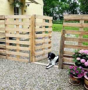 Basic wood Pallet Fence