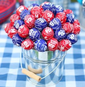 red and blue Lollipop Bouquet