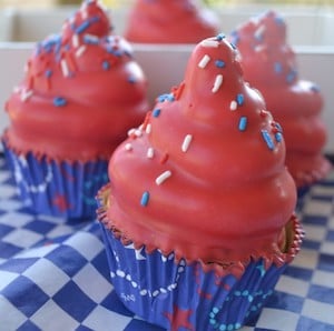 Fourth of July Hi-Hat Cupcakes
