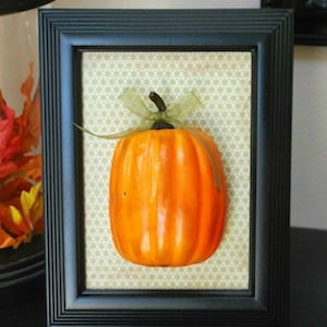Framed Plastic Pumpkin Halloween Decoration