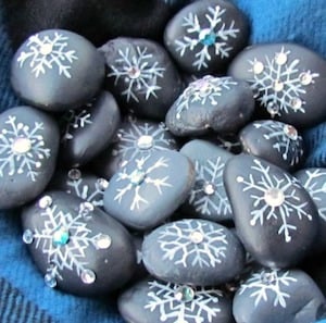 Snowflake stones