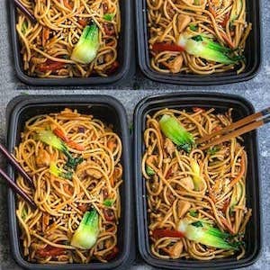 Slow Cooker Chicken Lo Mein Bowl Meal prep for the week