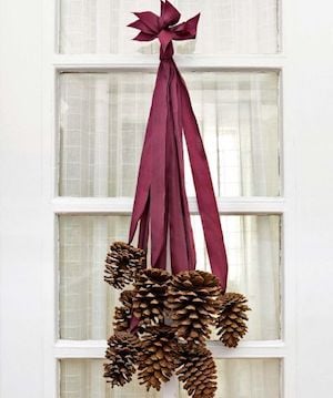 pinecone door hanger