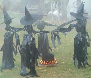 Trash Bag Witches outdoor halloween decoration