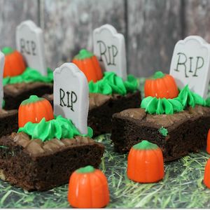 Halloween graveyard Brownie Bites party food