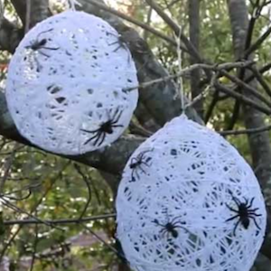outdoor Dangling Spider Webs halloween decorations
