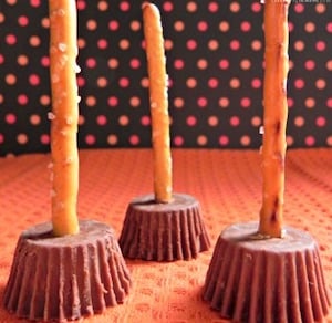easy Witch Brooms made with pretzel and peanut butter cups