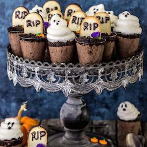 Ghosts in the Graveyard Dessert Shooters