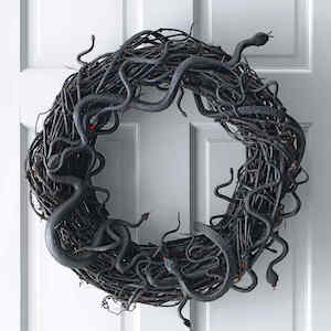 45 Easy DIY Halloween Wreaths That You Can Make In Minutes