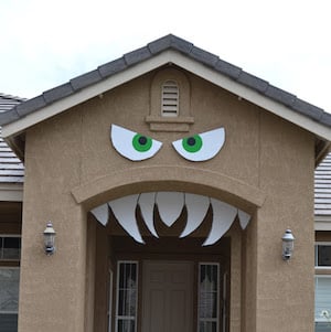 Decoración House Monster para el porche