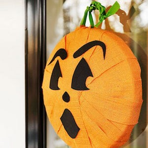 45 Easy DIY Halloween Wreaths That You Can Make In Minutes