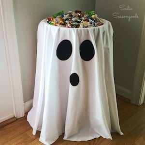 DIY Ghost Candy Stand 