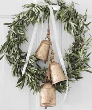 DIY Farmhouse Christmas Wreath 