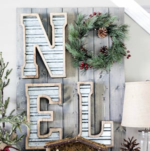 DIY Metal and Wood Christmas Sign 