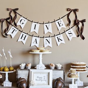 Free printable Give Thanks DIY thanksgiving table decorations