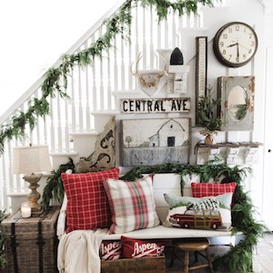 Rustic Farmhouse Entryway