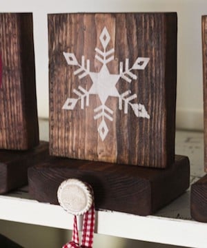 Titular de calcetín de Navidad de madera rústica