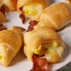 easy Christmas Breakfast in a Blanket