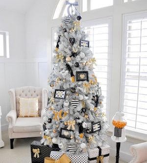 Black, White & Gold Christmas Tree