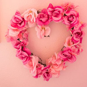 DIY Floral Hearts Valentine's Day Decoration idea