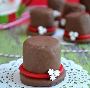 Marshmallow Frosty Hats Christmas Treats for Kids