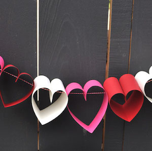 DIY Paper hearts Garland
