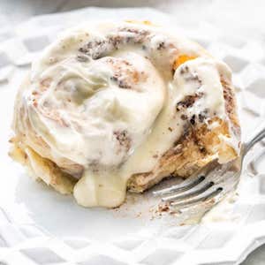 Cinnabons Cinnamon Rolls