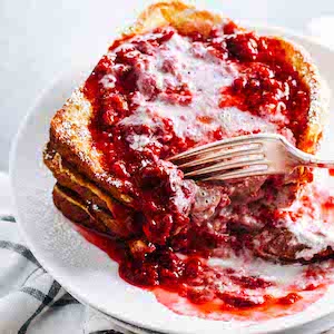 Eggnog French Toast With Raspberry Sauce