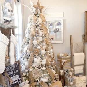 Farmhouse Neutral Christmas Tree