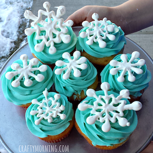 Easy Snowflake Cupcakes
