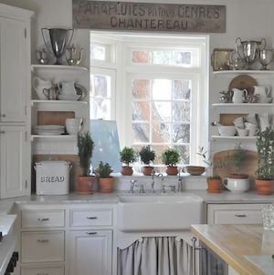 Farmhouse Inspired Kitchen Decor - The Happy Scraps