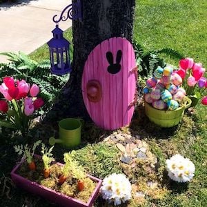 Decoraciones de conejito de Pascua pintadas